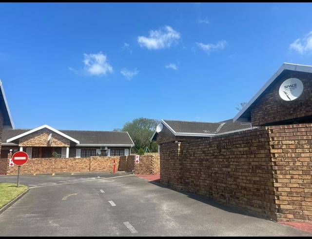 2 BEDROOM TOWNHOUSE FOR SALE IN ARBORETUM